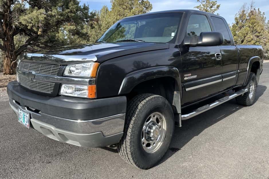 2004 Chevrolet Silverado GMT800 Heavy Duty (2000-2007) sold for $14,835