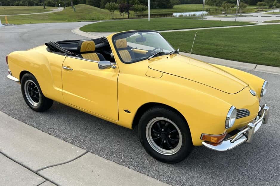 1971 Volkswagen Karmann Ghia sold for $10,750