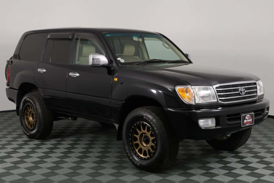 1999 Toyota Land Cruiser 100-Series sold for $22,250