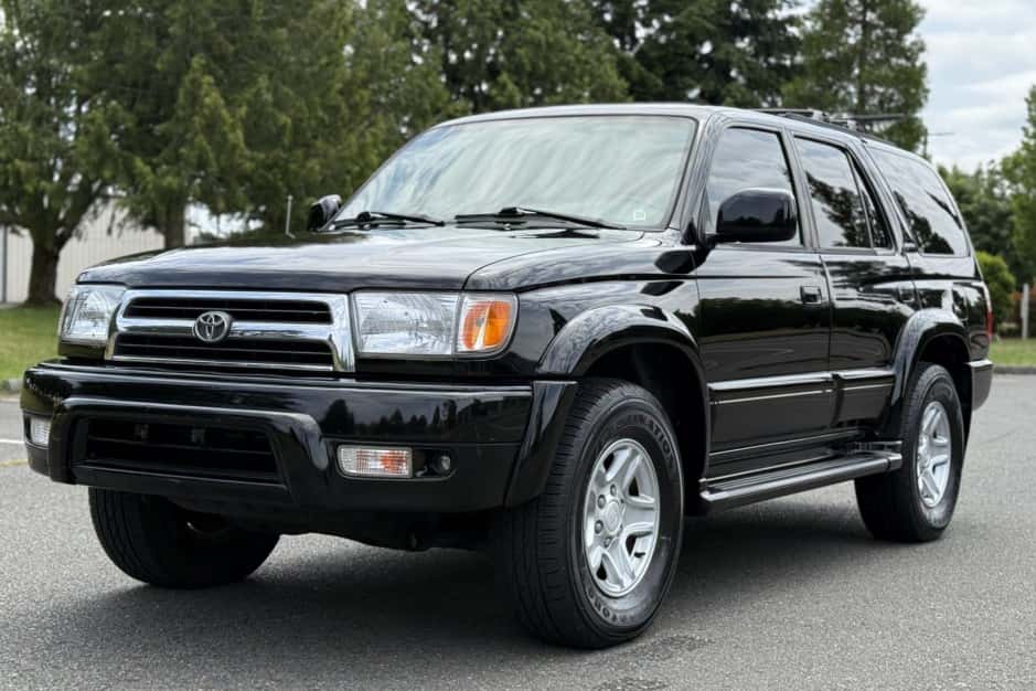 2000 Toyota 4Runner (N180) sold for $19,500