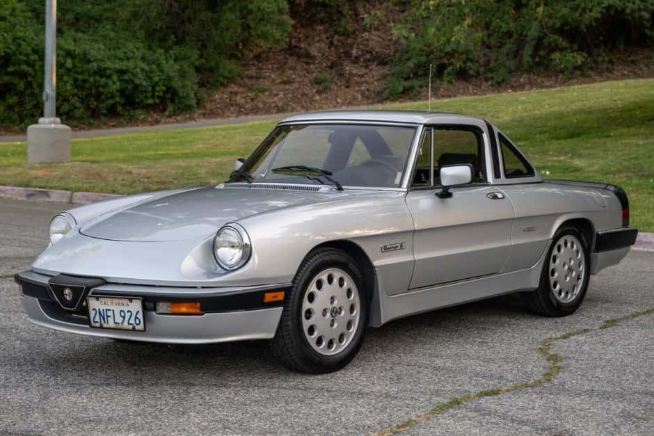 1989 Alfa Romeo 105/115 Spider Series 3 sold for $9,601