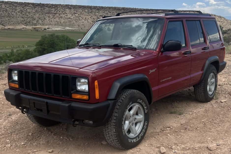 1998 Jeep XJ Cherokee sold for $11,500