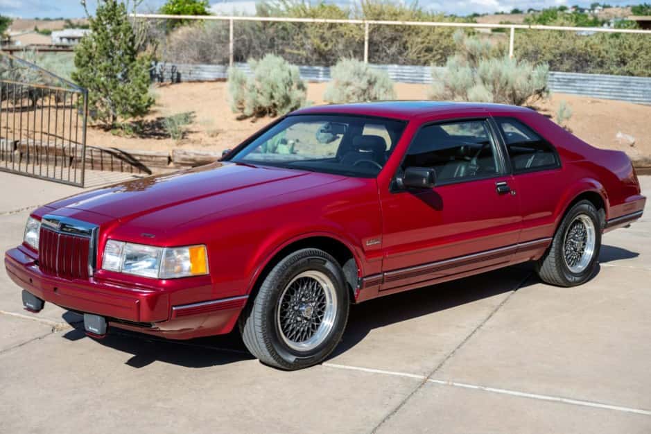 1992 Lincoln Continental Mark VII & Mark VII sold for $17,752