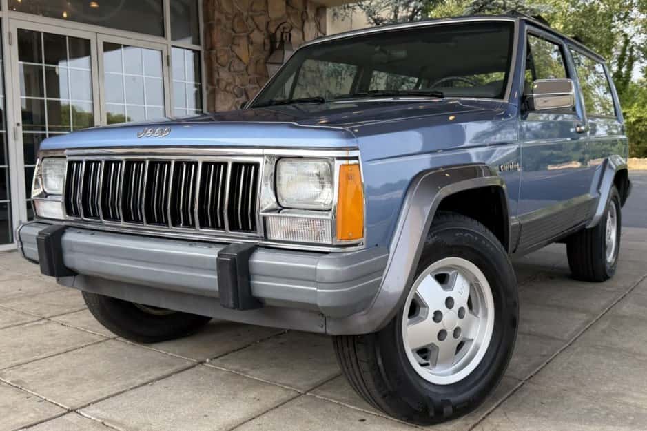 1992 Jeep XJ Cherokee sold for $10,500