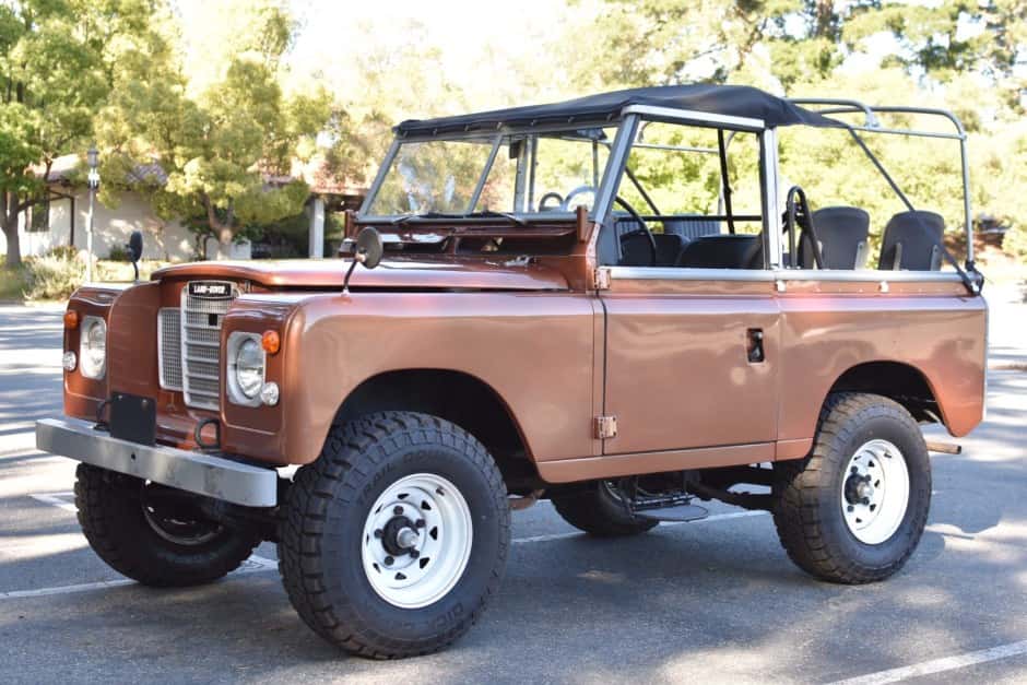 1975 Land Rover Series 88 sold for $19,500