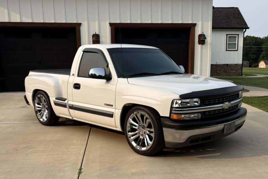 2000 Chevrolet Silverado GMT800 (1999-2007) sold for $23,000