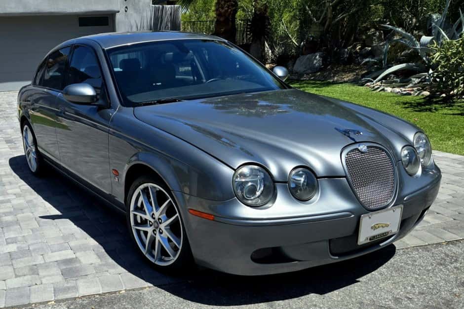 2005 Jaguar S-Type (1999-2007) sold for $8,400