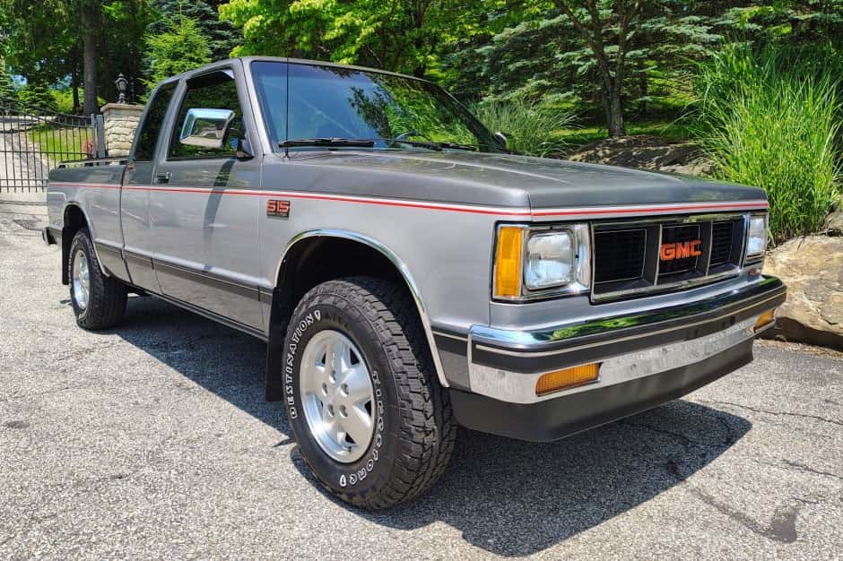 1988 GMC S-15 Sonoma (1982-1993) sold for $27,500