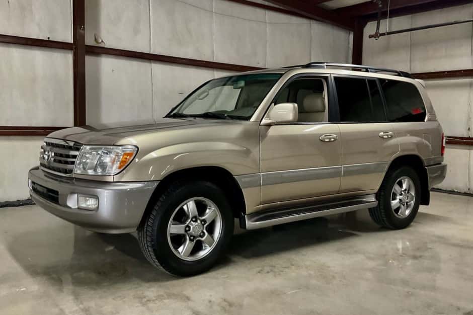 2006 Toyota Land Cruiser 100-Series sold for $37,250