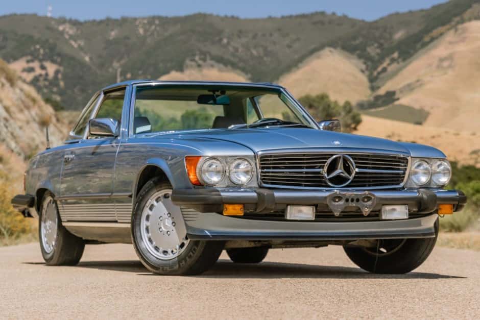 1986 Mercedes-Benz R107 SL sold for $8,800