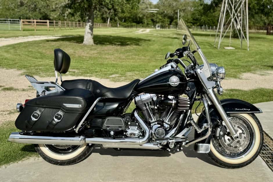 2009 Harley-Davidson Touring sold for $8,100