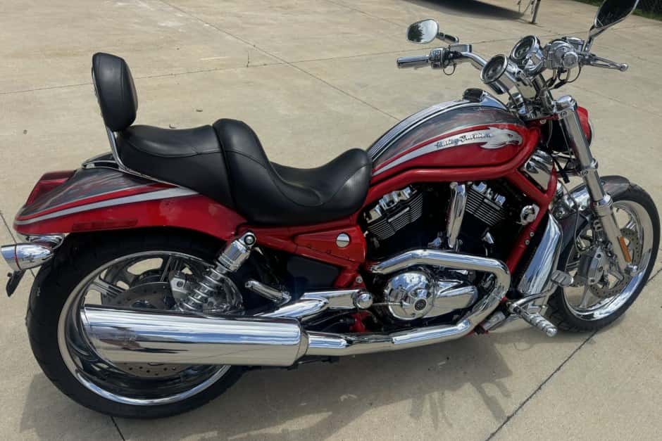 2006 Harley-Davidson V-Rod sold for $6,000
