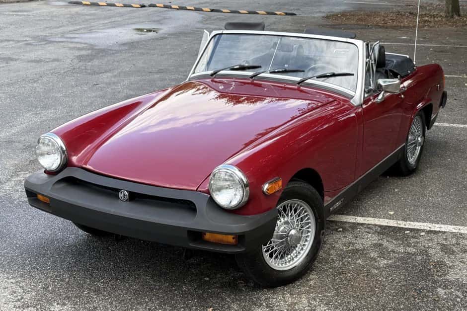 1976 MG Midget sold for $9,500