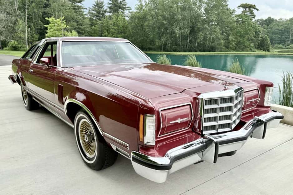 1979 Ford Thunderbird (1977-1979) sold for $9,100