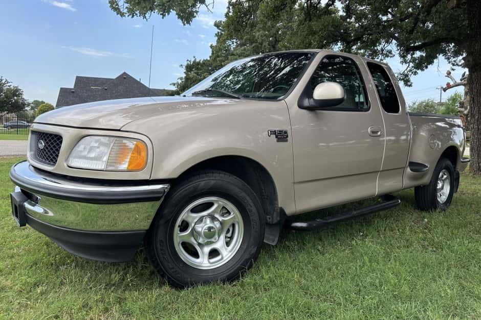 1998 Ford F-150 (1997-2004) sold for $15,000