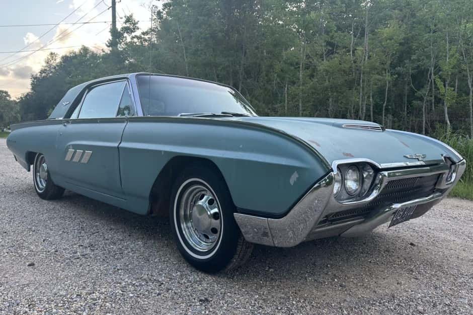 1963 Ford Thunderbird (1961-1963) sold for $2,400