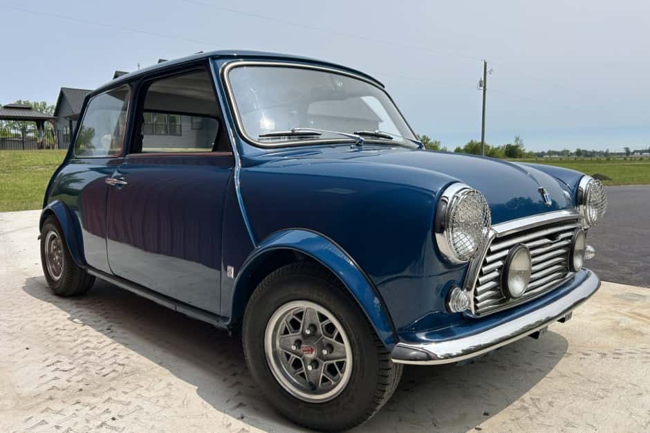 1972 Mini Mk III-Mk V sold for $19,000