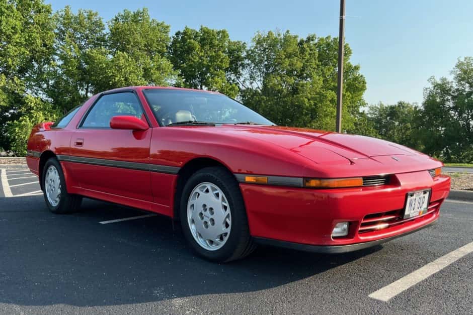 1990 Toyota Supra A70 (1986-1992) sold for $15,501