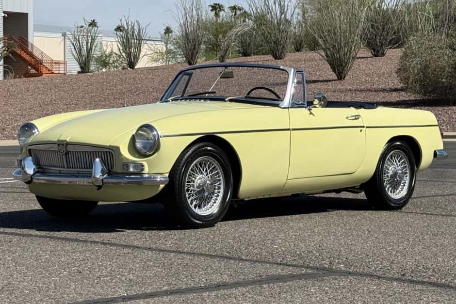 1967 MG MGB sold for $25,000
