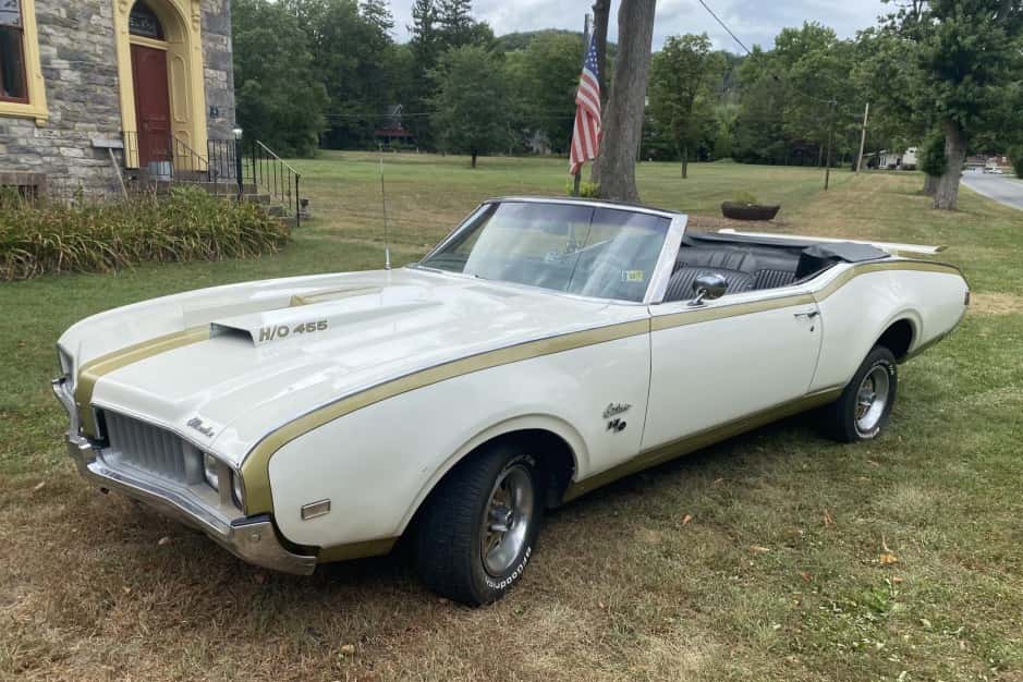 1969 Oldsmobile Cutlass sold for $11,250