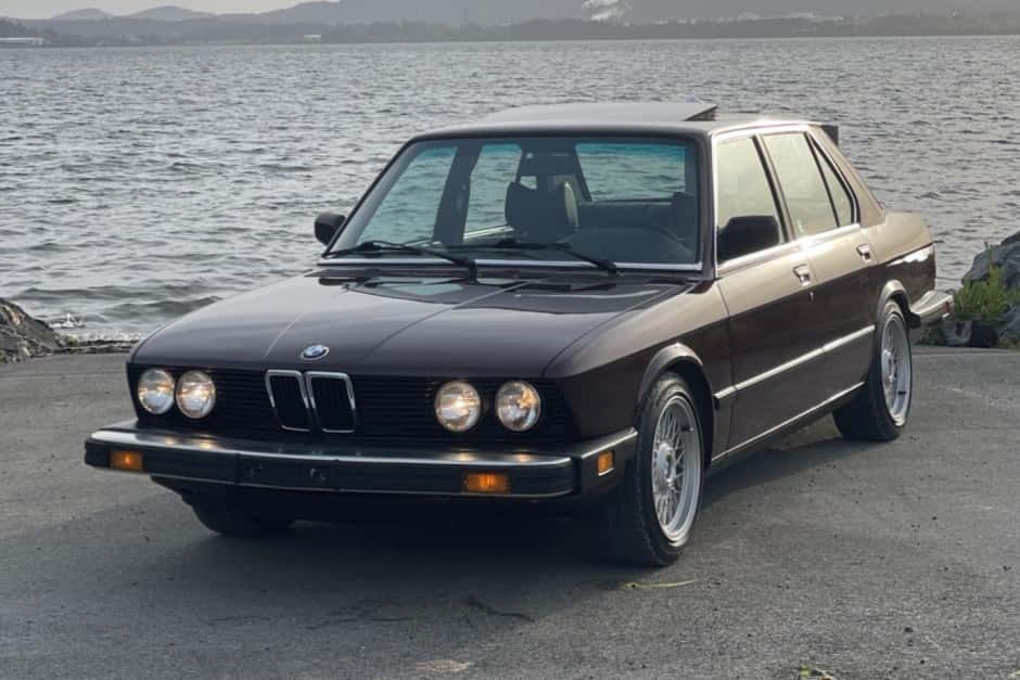 1984 BMW E28 5-Series sold for $18,250