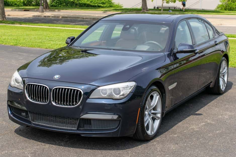 2015 BMW F01/F02 7-Series sold for $21,540