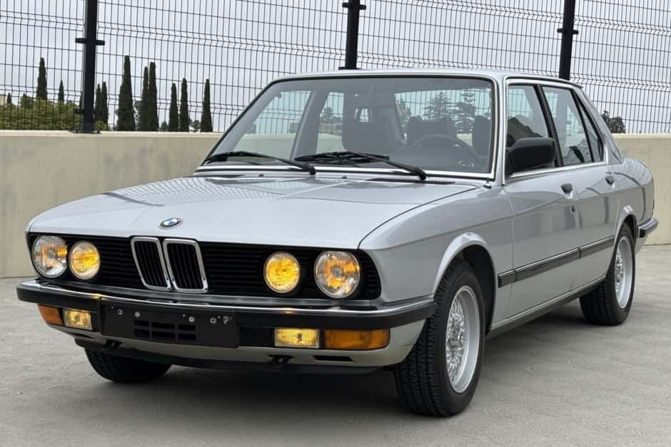 1982 BMW E28 5-Series sold for $27,200