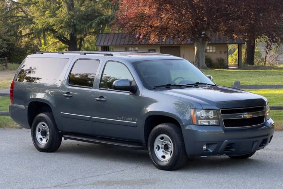 2008 Chevrolet Suburban (GMT900 2007-2014) sold for $19,250