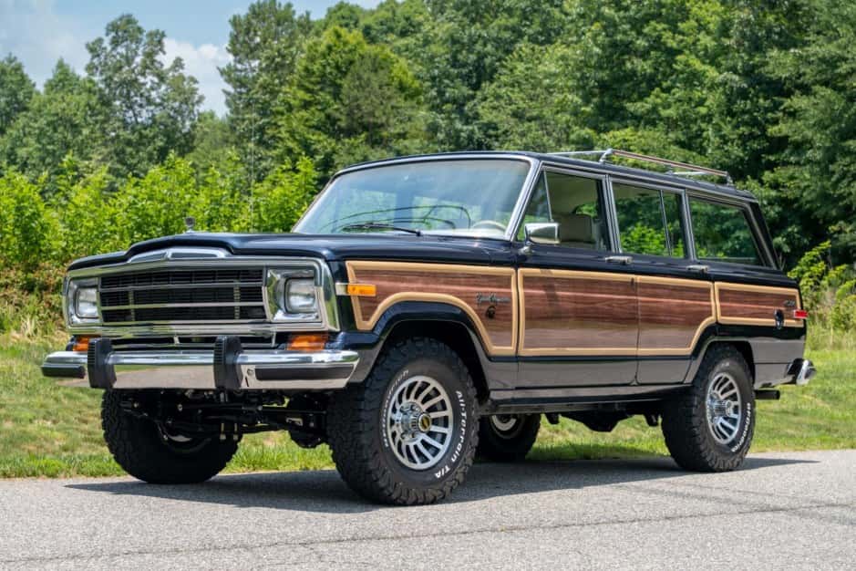 1991 Jeep SJ Grand Wagoneer sold for $137,500