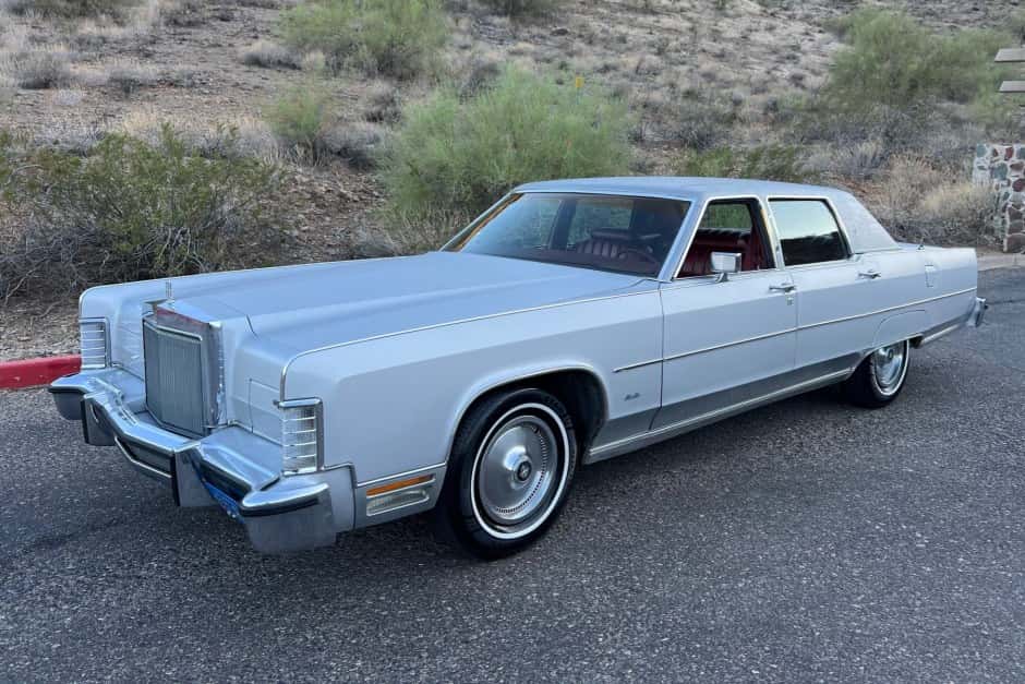 1977 Lincoln Continental (1970-1979) sold for $5,650
