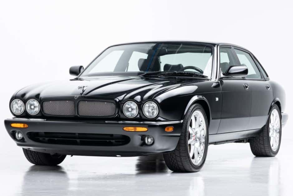 2002 Jaguar X308 XJR (1998-2003) sold for $35,501