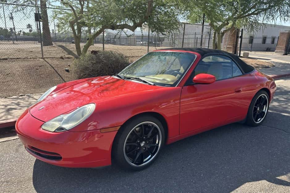 2000 Porsche 996 911 (Non-Turbo/GT2/GT3) sold for $15,600