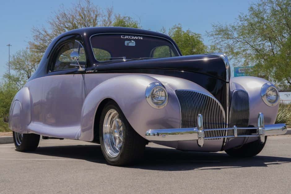 1941 Lincoln Zephyr sold for $42,000