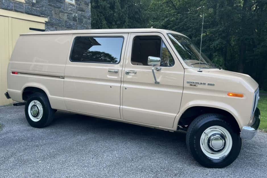 1985 Ford Econoline Van sold for $19,700