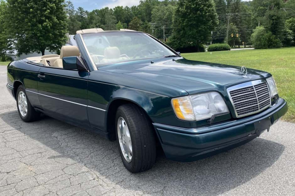 1995 Mercedes-Benz W124 E-Class sold for $20,500