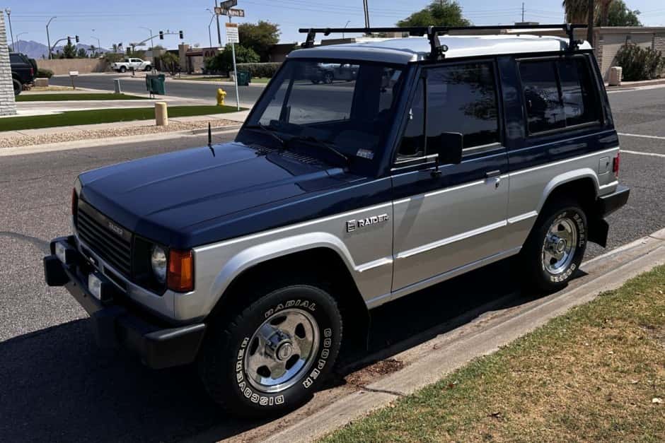 1987 Mitsubishi Pajero & Montero sold for $11,300