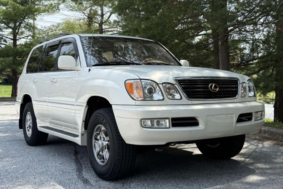 2002 Lexus LX470 sold for $14,000