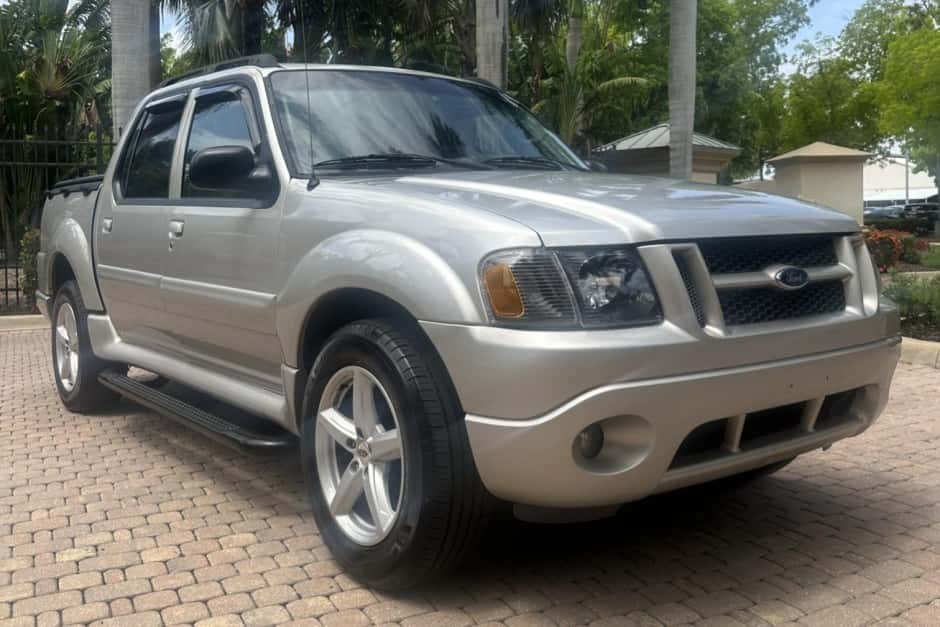 2005 Ford Explorer Sport Trac sold for $11,000