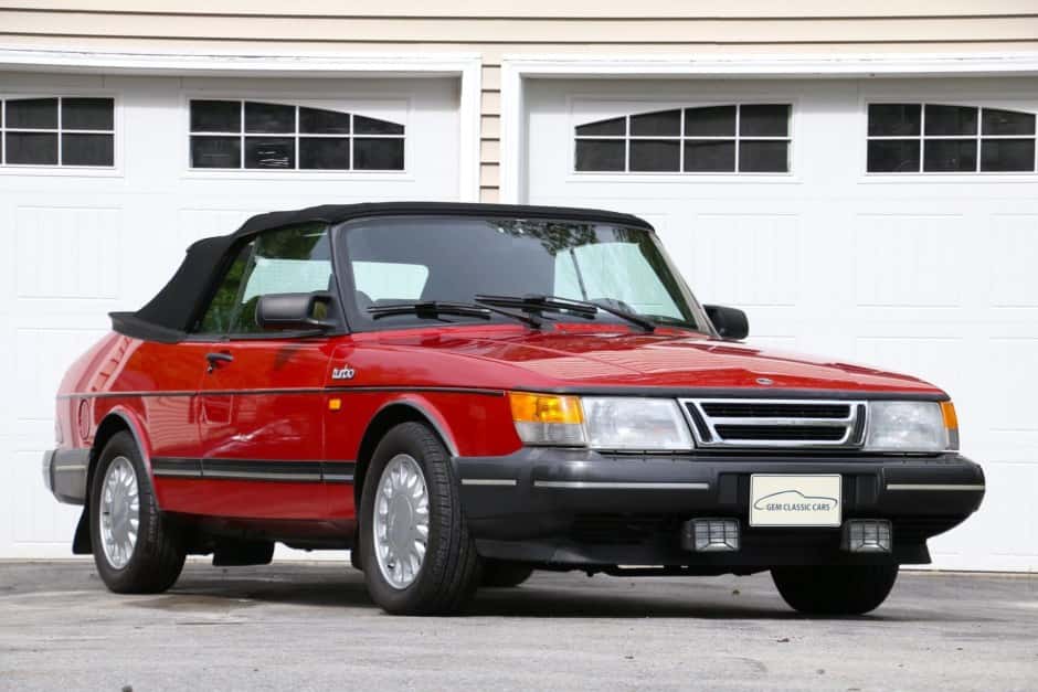 1987 Saab 900 sold for $8,450