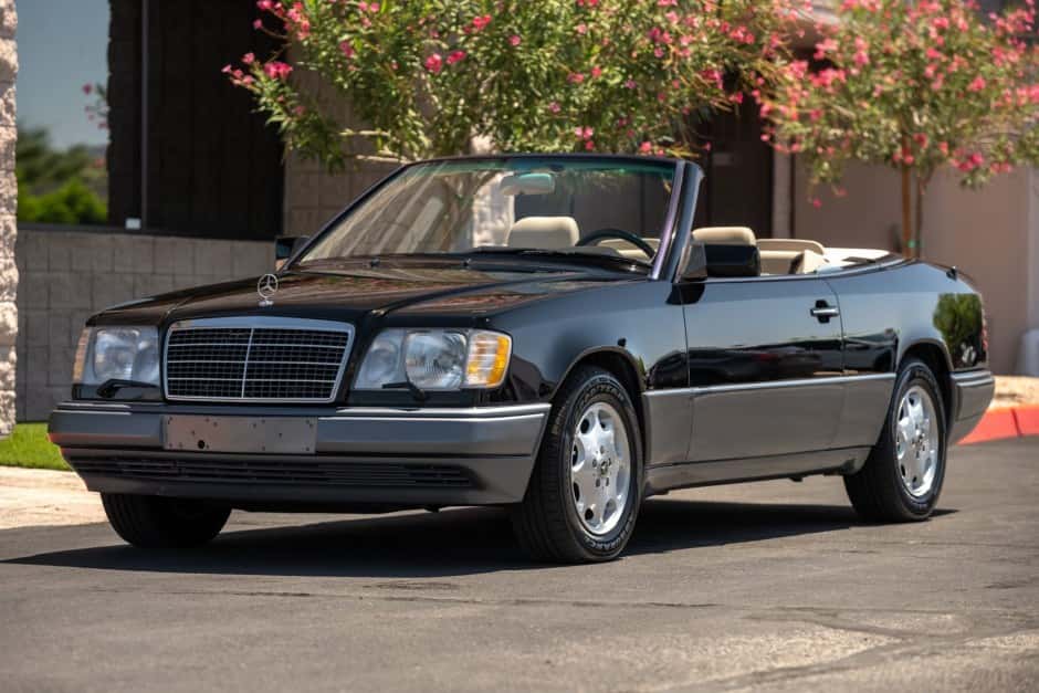 1995 Mercedes-Benz W124 E-Class sold for $9,700
