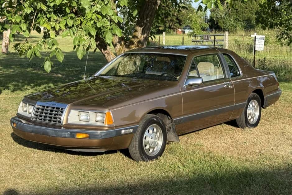 1985 Ford Thunderbird (1983-1988) sold for $3,800