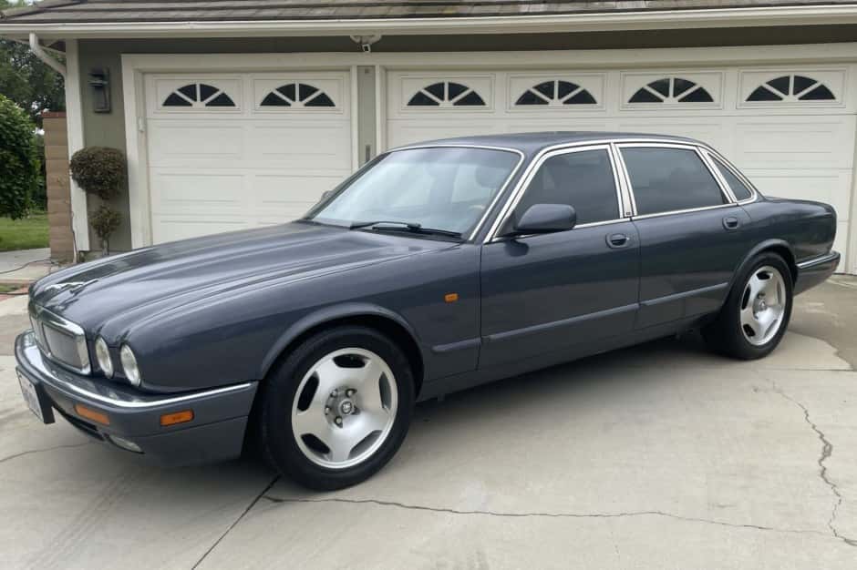1996 Jaguar X306 XJR (1995-1997) sold for $8,500