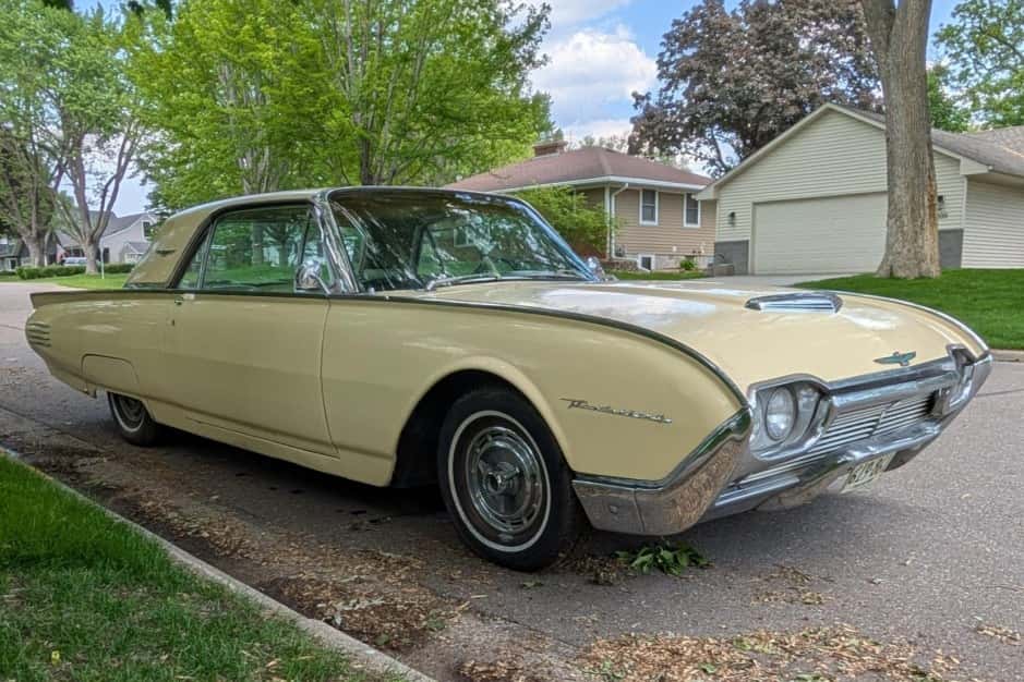 1961 Ford Thunderbird (1961-1963) sold for $2,500