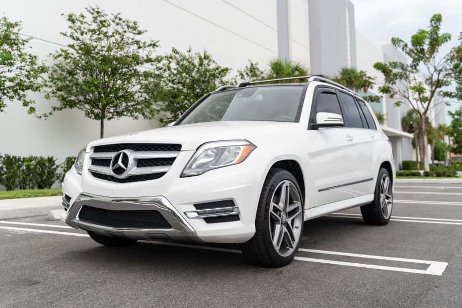 2015 Mercedes-Benz X204 GLK-Class sold for $17,000