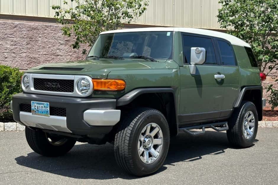 2014 Toyota FJ Cruiser sold for $32,250