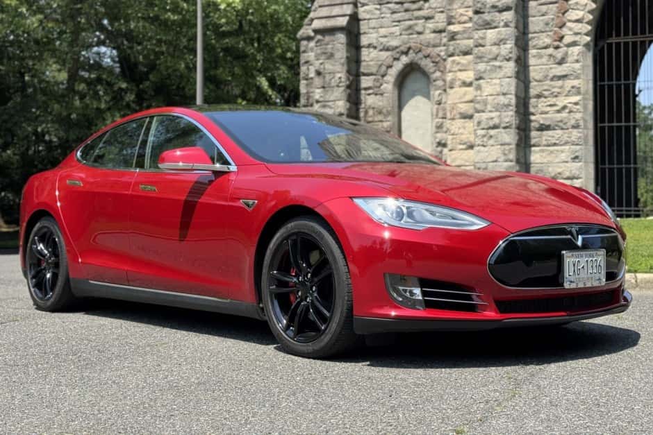 2015 Tesla  sold for $25,001