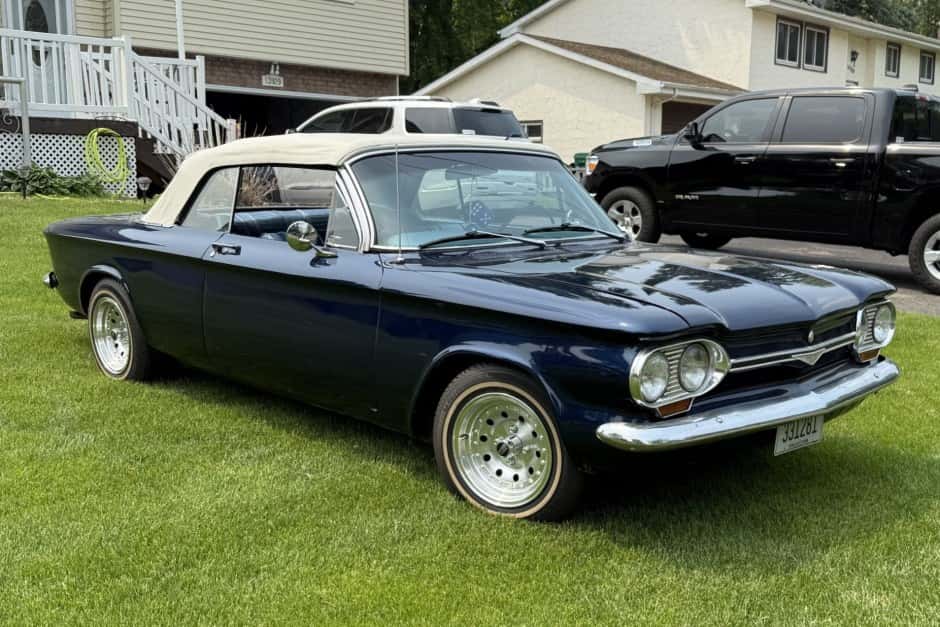 1964 Chevrolet Corvair (1960-1964) sold for $7,600