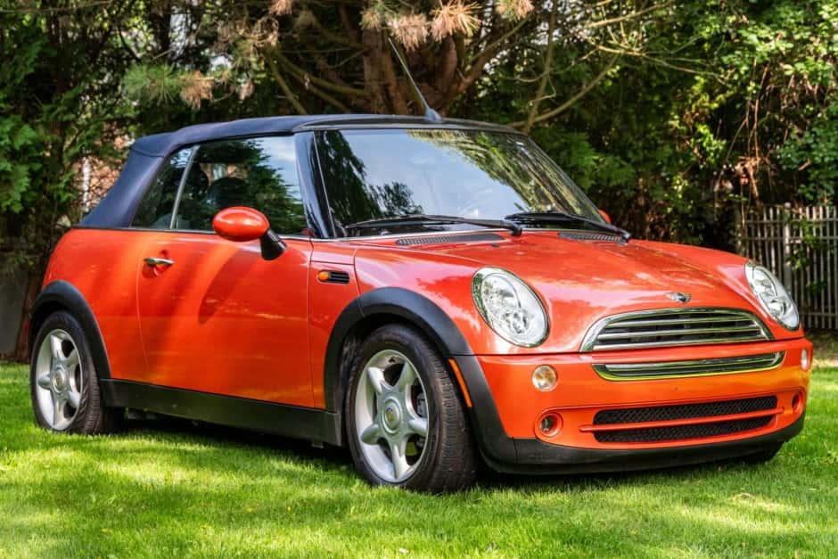 2006 Mini R52 Cooper Convertible sold for $10,850