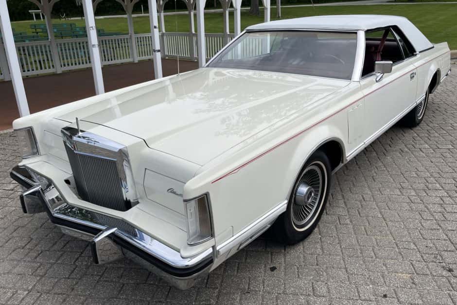 1979 Lincoln Continental Mark V (1977-1979) sold for $5,300