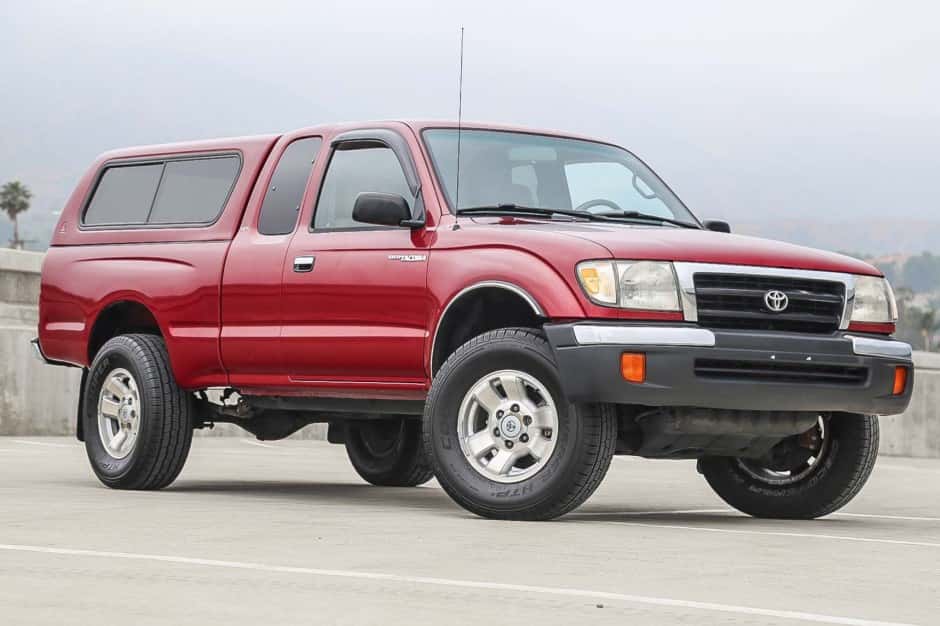 1999 Toyota Tacoma (N1X0 1995-2005) sold for $8,100